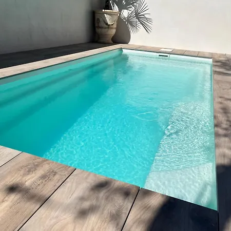 Familiale Avec Piscine En Bord De Garrigue Villa *